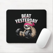 Beat Yesterday Funny Sloth Barbell Training  Muismat (Met muis)