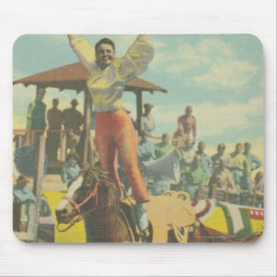 Beatrice Cooper doet een Romeinse standaard. Muismat