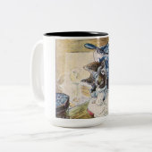Beatrix Potter Mice Tailor van Gloucester Tweekleurige Koffiemok (Voorkant links)
