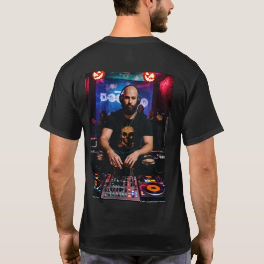 "Beats & Threads Fusion: DJ Groove T-shirt" T-shirt (Achterkant)
