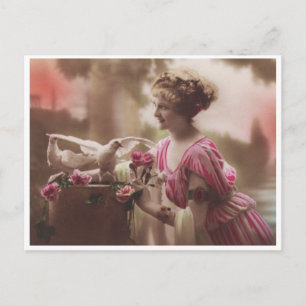 Beauful Edwardian Woman and Doves  Glamor Briefkaart