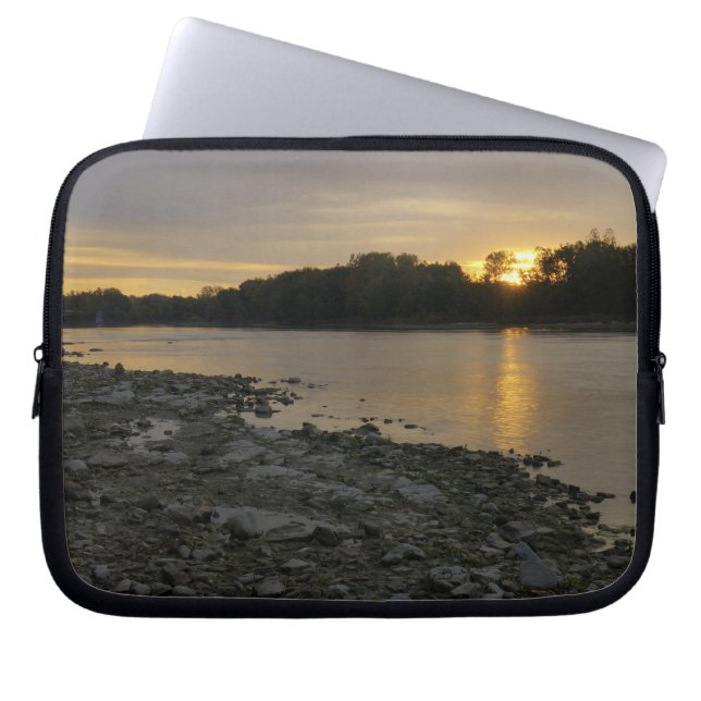 Beauful River Sunrise Laptop Sleeve (Voorkant)