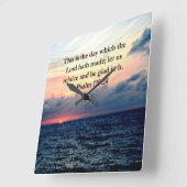 BEAUTIEF PSALM 118:24 SUNRISE OVER DE OCEAAN VIERKANTE KLOK (Hoek)