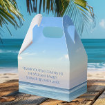 Beautiful Beach Event Custom Ocean Photography Bedankdoosjes<br><div class="desc">Deze pittoreske strandevenement gunst box beschikt over de prachtige roze en oranje zonsondergang zachtjes raken de oceaangolven boven het zee en zandgras in Destin Florida. Mooie feestdozen aan zee voor een familiereünie of een bruiloft met gepersonaliseerde reisdatum en familienaam voor uw favoriete vakantieplek.</div>