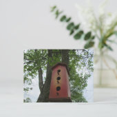 Beautiful bird house hanging from the tree briefkaart (Staand voorkant)
