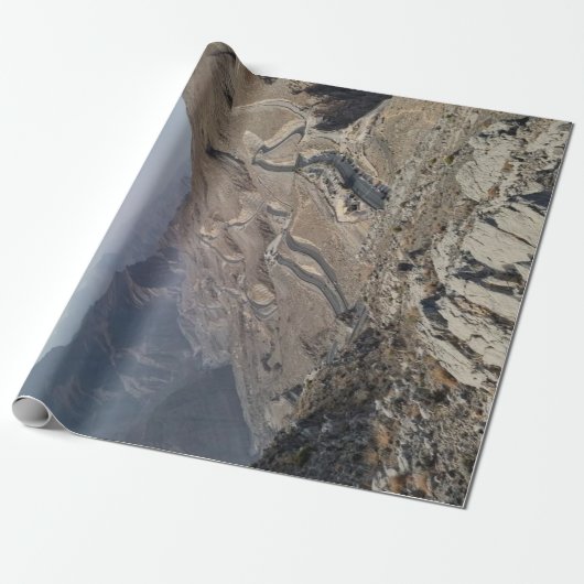 BEAUTIFUL MOUNTAIN LANDSCAPE. CADEAUPAPIER (Uitgerold)