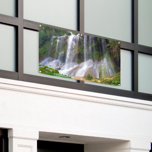 Beautiful waterfall in Cuba.  Spandoek (Buitenkant Gebouw)