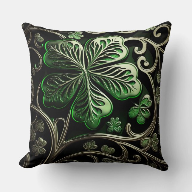 BEAUTIFUTIEF INTRICATE GREEN IRISH SHAMROCKS KUSSEN (Voorkant)
