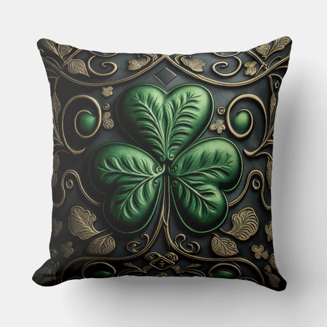 BEAUTIFUTIEF INTRICATE GREEN IRISH SHAMROCKS KUSSEN (Voorkant)