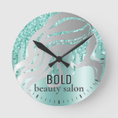 Beauty Salon Name Silver + Aqua Blue Glitter Drive Ronde Klok (Voorkant)