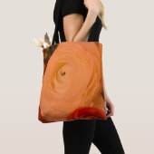BEAUTY SURROUNDS All-Over-Print Tote Tas (Dichtbij)