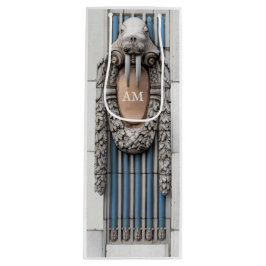 Beaux Arts Walrus Sculpture Custom Monogram Wijn Cadeautas