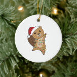 Beaver Cheerful Christmas Winter Animals Beavers Keramisch Ornament<br><div class="desc">De bever bij Kerstmis met sprookjes. Vreemde dieren met geschenken en sneeuw voor de feestdagen. Ook grappig voor Kerstmis in juli. Beavers zijn schattige dieren en perfect voor Kerstmis.</div>