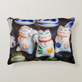 Beckoning cat figines accent kussen