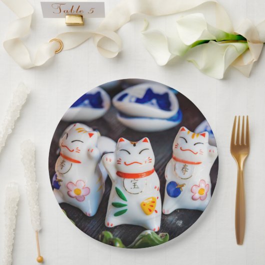 Beckoning cat figines papieren bordje (Huwelijk)