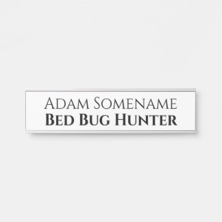 Bed bug hunter grappige hostel werknemers humor na deurbordje