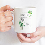 Bedankt voor het helpen van Planten voor het Grow  Koffiemok<br><div class="desc">Gepersonaliseerde koffie mok voor uw favoriete docent! Dit moderne ontwerp heeft een hanging house plant en een potted house plant in waterverf met magere lettertype typografie. De tekst luidt "bedankt voor het helpen groeien" en is klaar voor u om te personaliseren. Blader door mijn winkel voor meer cadeaus voor docenten....</div>