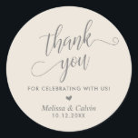 Bedankt voor het vieren met ons, Wedding Ronde Sticker<br><div class="desc">Bedankt voor het vieren met ons,  Wedding Classic Ronde Sticker,  in donkergrijs en crèmethema.</div>