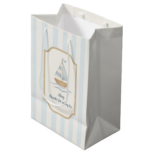 Bedankt voor Sailing By | pastelblauwe zeilboot Medium Cadeauzakje (Voorkant Gekanteld)
