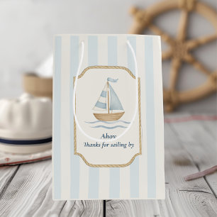 Bedankt voor Sailing By pastelblauwe zeilboot Medium Cadeauzakje