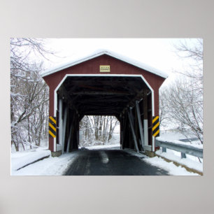 Bedekte brug in sneeuw poster