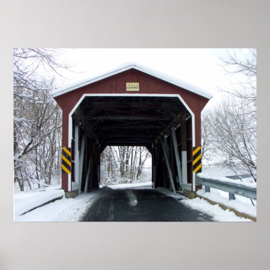 Bedekte brug in sneeuw poster (Voorkant)