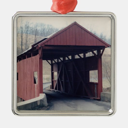 Bedekte brug metalen ornament (Voorkant)
