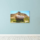 Bedekte Wagon op Scotts Bluff National Monument Canvas Afdruk (Insitu (Houten vloer))