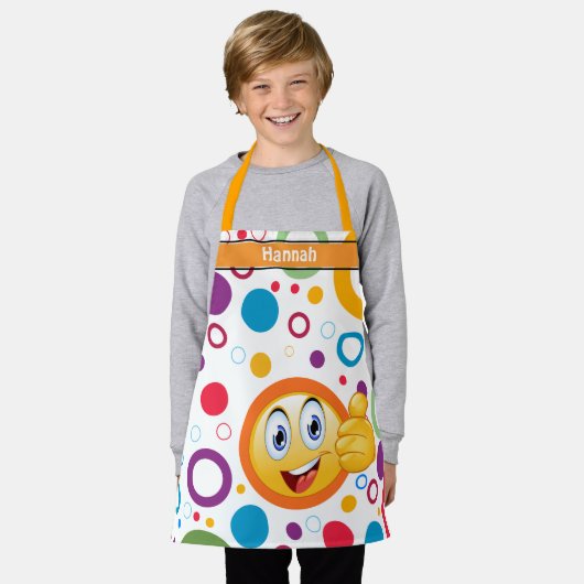 Bedenkt het glimlachen van emoji en kleurrijke cir schort (Gedragen)