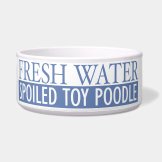 bedorven speelgoed poedel voerbakje