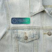 Bedrijf Logo Brushed Faux Employee Name Tag (In situ)