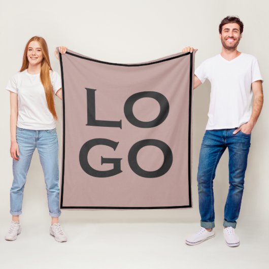 Bedrijf of Business Custom Logo on Dusty Pink Fleece Deken (In situ)