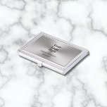 Bedrijfs borstelbaar Metaal Kijk de Titel van de T Visitekaarthouder<br><div class="desc">U kunt uw logo,  naam,  en beroepstitel (of douanetekst) aan dit hoesje van visitekaartje toevoegen. De tekst is zwart. De achtergrond heeft een geborsteld metaal dat een artistieke weergave is.</div>
