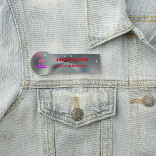 Bedrijfsidentiteit verfijnd: namen van werknemers  naamplaatje (In situ)