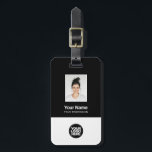 Bedrijfsmedewerker foto, streepjescode, Logo, naam Bagagelabel<br><div class="desc">Personaliseer dit aangepaste Bagagelabel voor werknemersnamen eenvoudig met foto, scanbarcode en zakelijke logo. Een eenvoudig bedrijfsontwerp in zwart-witte kleuren, volledig aanpasbaar in voor- en achtermaten, schreefloze basis- en moderne lettertypen en een professionele en heldere uitstraling. Ideaal als Employee Business Travel Gadgets, Travel Accessoires voor Professionals, Company Travel Security Bagage Id...</div>