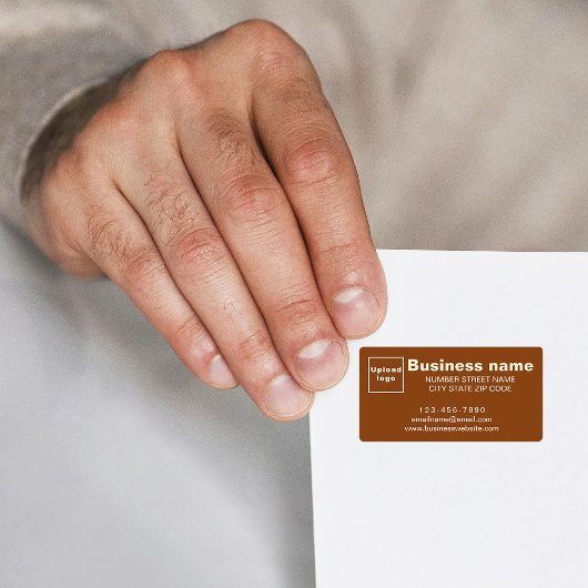 Bedrijfsmerk op bruin adreslabel etiket