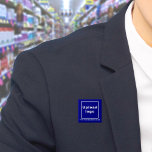 Bedrijfsnaam en Logo Blue Square Button<br><div class="desc">Vierkante knoop die u kunt aanpassen om uw bedrijfsnaam en logo te zetten. U kunt deze knoop als uniform toebehoren van uw personeel gebruiken. U kunt het ook gebruiken als verpakkingsaccessoire. U kunt het in uw marketing materialen ook opnemen om uw zaken te adverteren of uw merknaam aan uw klanten...</div>