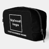 Bedrijfsnaam en Logo op Black Dopp Kit Toilettasje (Rechterhoek)