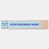 Bedrijfsnaam en Logo op Lichtblauw Lang Hangen Deurbordje (Voorkant)