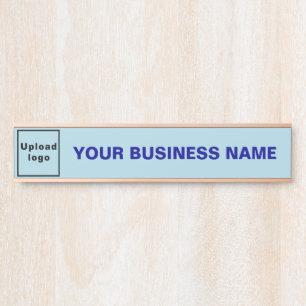 Bedrijfsnaam en Logo op Lichtblauw Lang Hangen Deurbordje