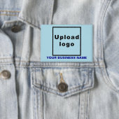 Bedrijfsnaam en Logo op Lichtblauwe Rechthoek Button (Insitu)