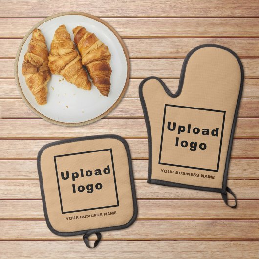 Bedrijfsnaam en Logo op Light Brown Ovenwant & Pannenlap Set