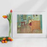 Bedroom in Arles door Vincent van Gogh Poster<br><div class="desc">De slaapkamer in Arles (1889) van Vincent van Gogh is een schilderij van de Post Impressionisme, een mooie kunstschilderij in het dagelijks leven. Een interieurscène met een bed, tafel, stoel en schilderijen die op de muren hangen, verschillende architectonische elementen, typische slaapkamermeubelen. Er zijn drie authentieke versies die in zijn brieven...</div>