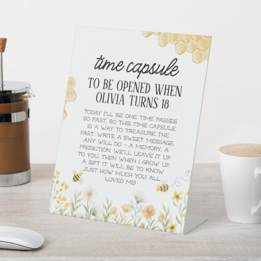 Bee 1st Birthday Time Capsule Reclamebord Met Voetstuk (Insitu)