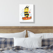Bee as Skater with Skateboard Canvas Afdruk (Insitu (Slaapkamer))