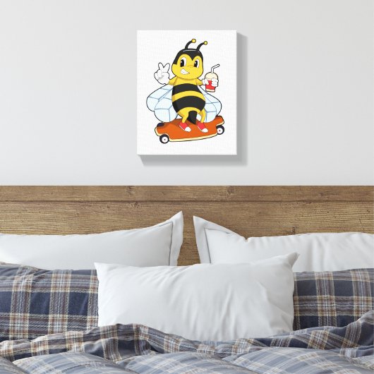 Bee as Skater with Skateboard Canvas Afdruk (Insitu (Slaapkamer))