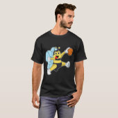 Bee Basketball Player Basketball Sports Premium T-shirt (Voorkant volledig)