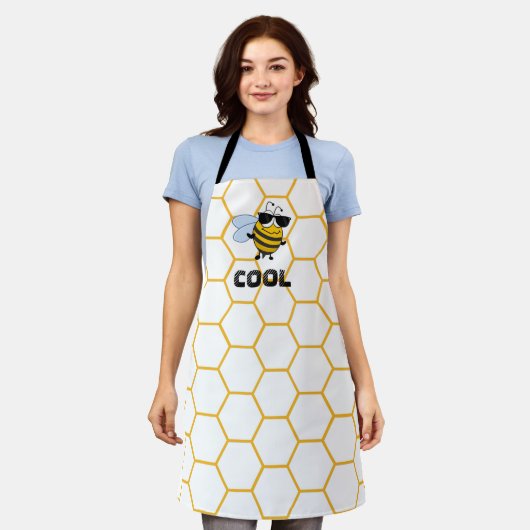 Bee Cool | Funny Trendy Bee Personalized Women's Schort (Gedragen)
