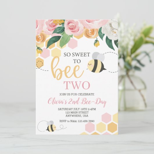 Bee Day bumblebee Verjaardag roze bloemig Kaart (Staand voorkant)