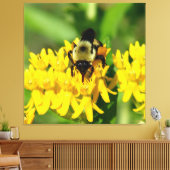 Bee Feasting on Butterfly Weed Wildflowers Canvas Afdruk (Insitu (Woonkamer))